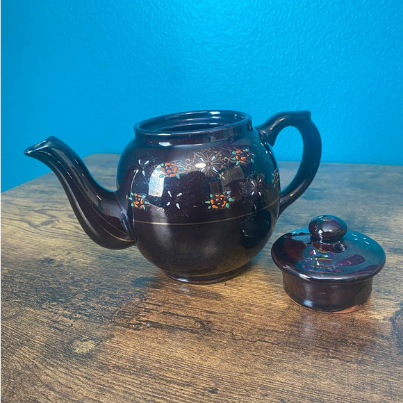 Vintage Brown and Gold Handpainted Made in Japan Small Teapot - Picture 7 of 9